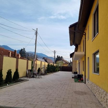 Izabella Guest House 萨彻勒 外观 照片