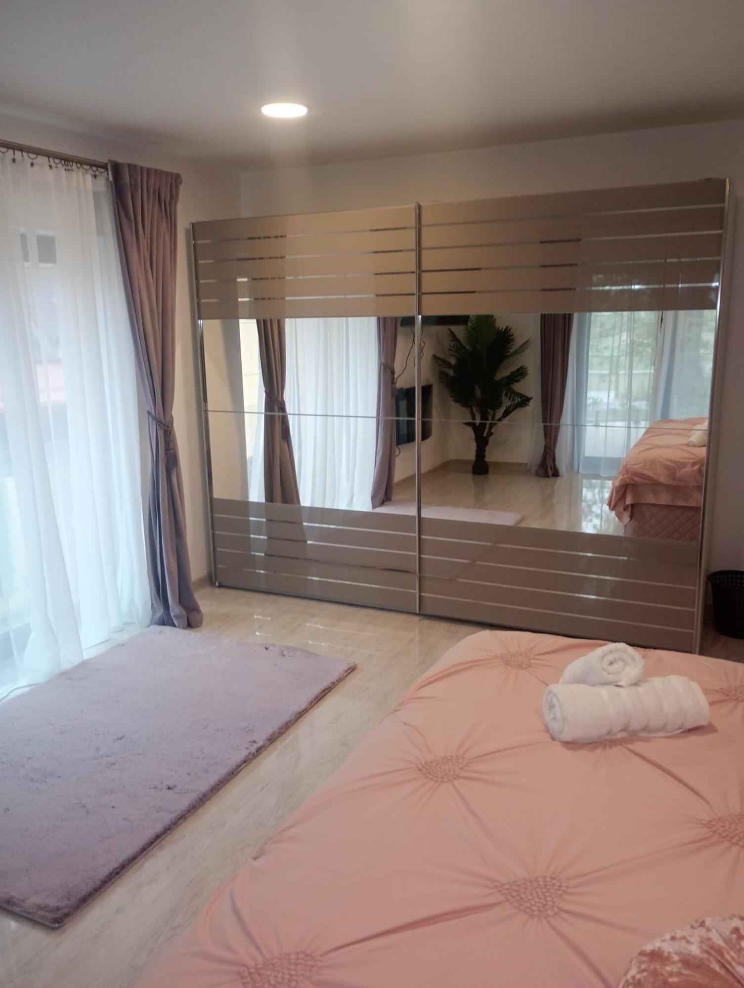 Izabella Guest House 萨彻勒 外观 照片