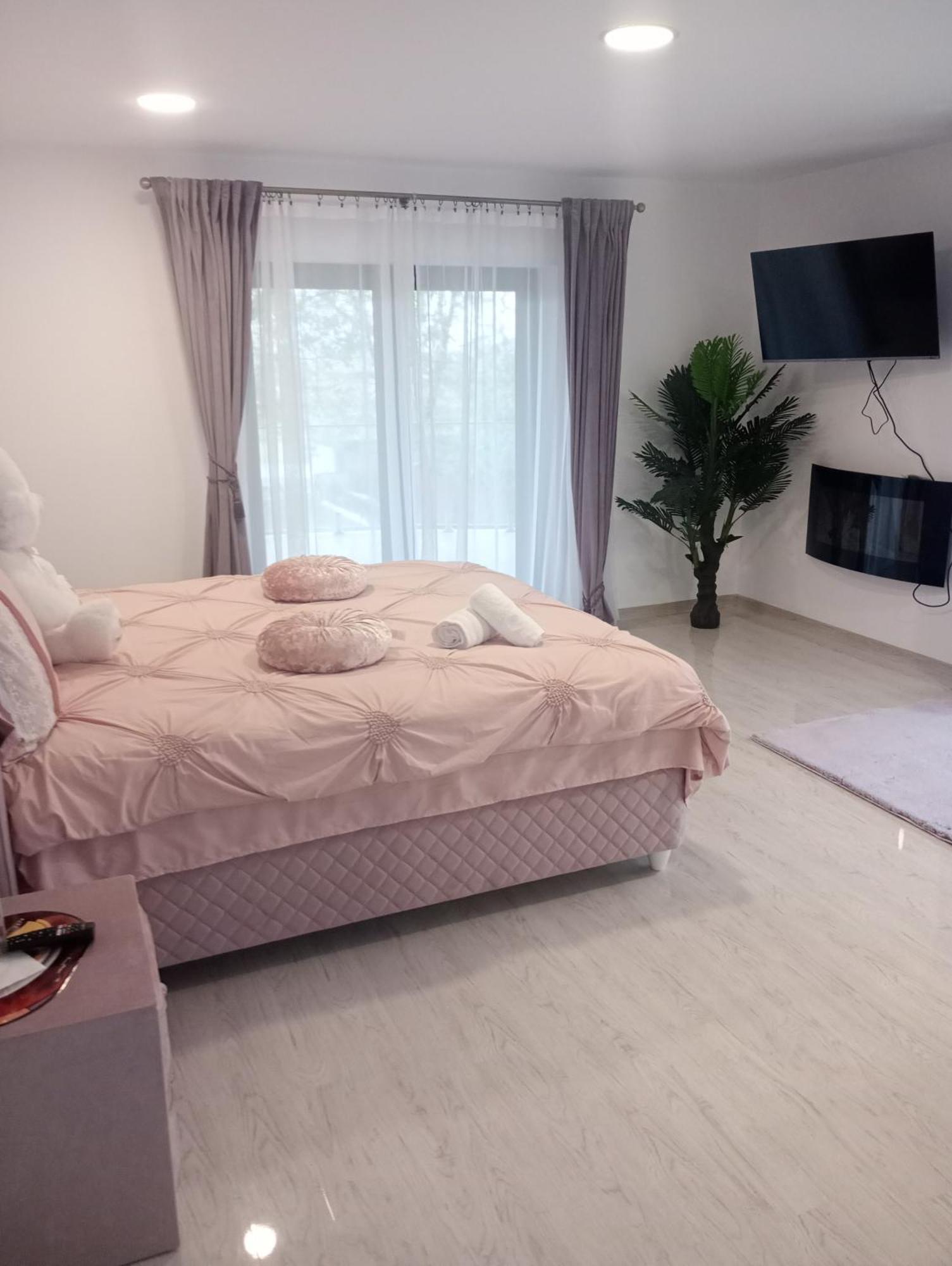Izabella Guest House 萨彻勒 外观 照片