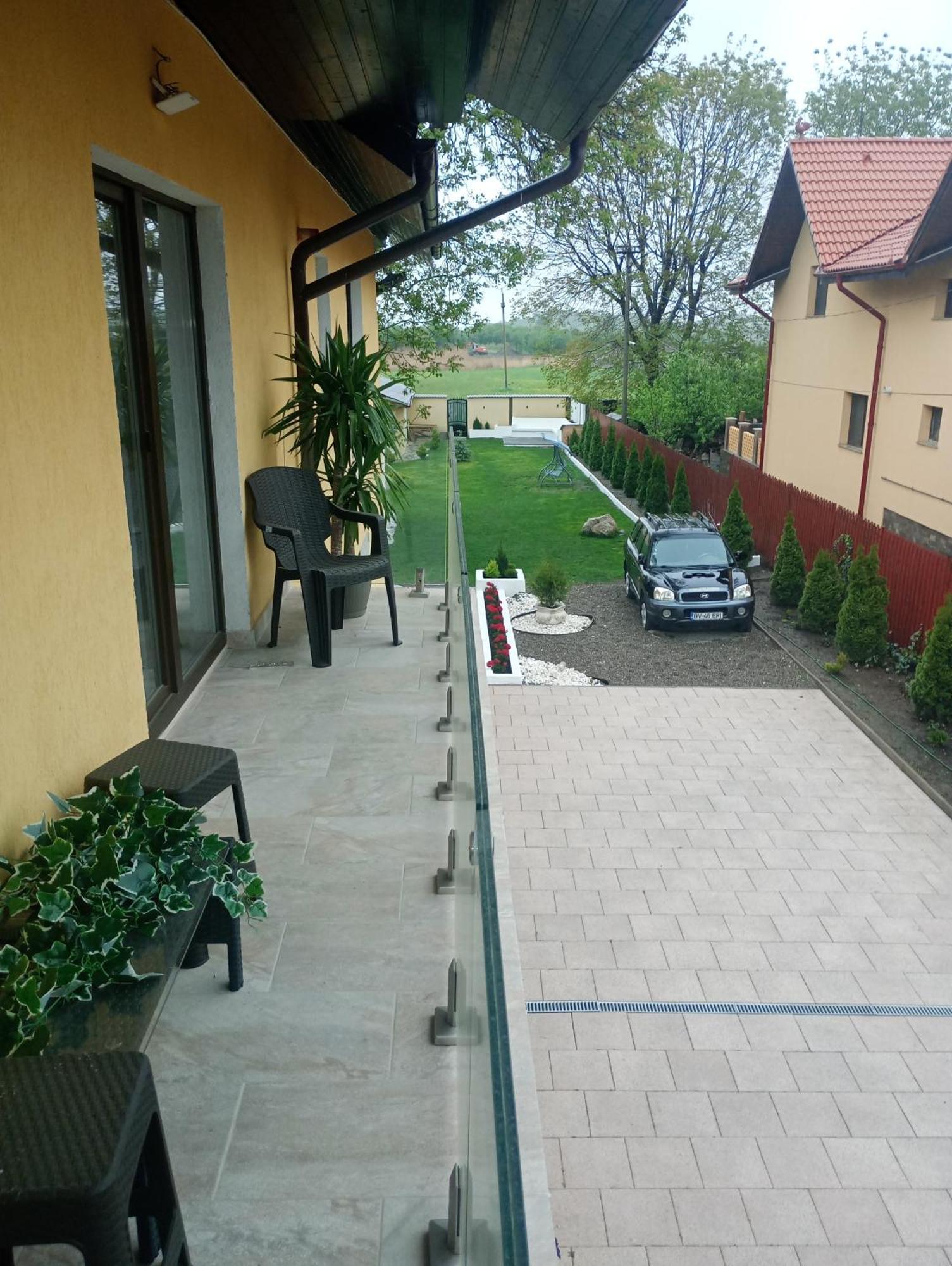 Izabella Guest House 萨彻勒 外观 照片